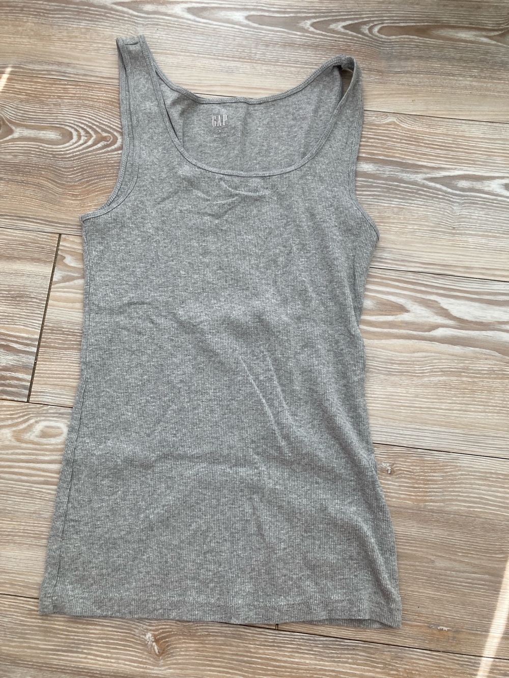 GAP Women's Light Gray Ribbed Tank Size S